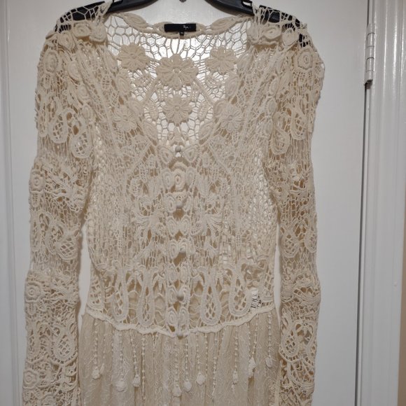 Beautiful Ryu M/L Ivory Crochet Lace Top - Picture 3 of 8